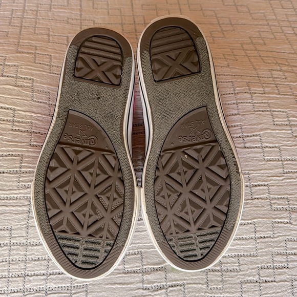 Converse - Picture 9 of 11